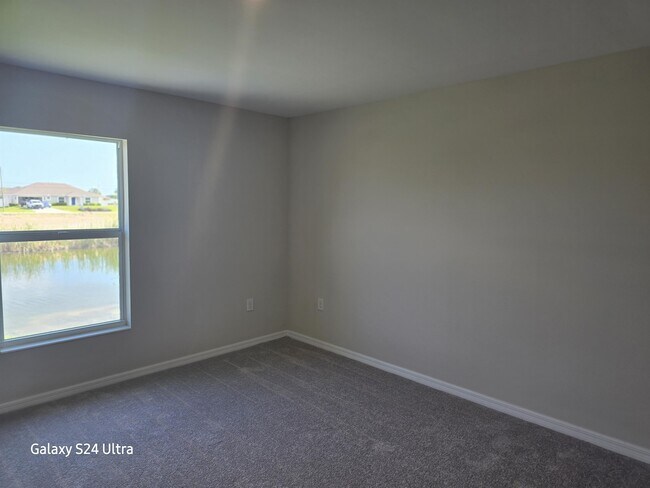 Building Photo - 318 NW 20th St