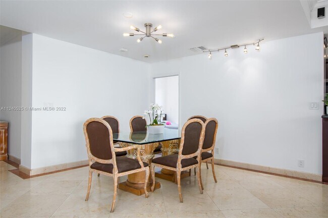 Foto del edificio - 19122 Fisher Island Dr