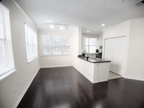 Building Photo - 860 N Orange Ave