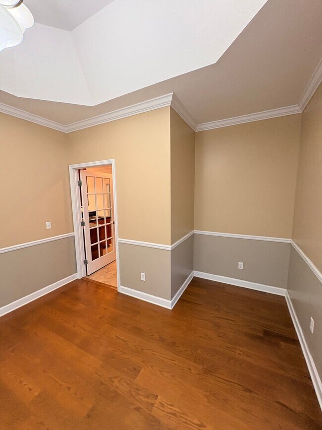 Foto del edificio - 102 Timber Hill Ct