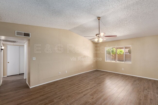 Photo - 2113 N Los Altos Dr House