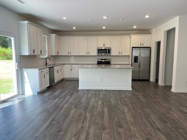 Building Photo - 198 Blue Butterfly Dr