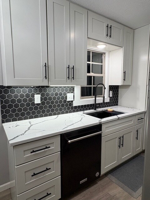 Foto del edificio - 14863 Danville Ave W