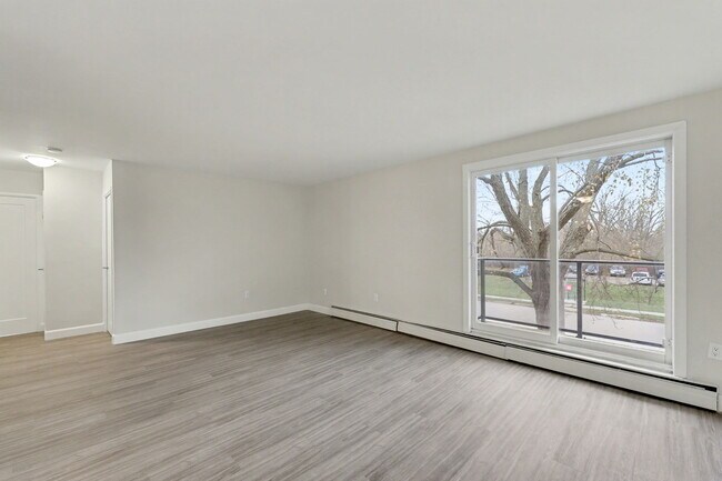 Photo du bâtiment - Elgin Woods Apartments