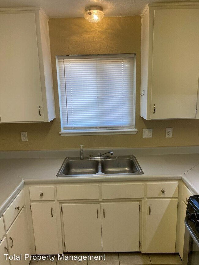 Building Photo - 2 br, 1 bath House - 30791 Robinson Rd
