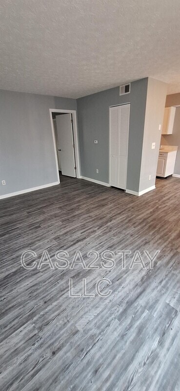 Building Photo - 383 Redmar Blvd