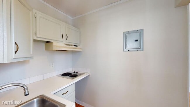Foto del edificio - 1 br, 1 bath House - 50 Columbus Ave