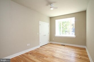 Building Photo - 2701 W Girard Ave