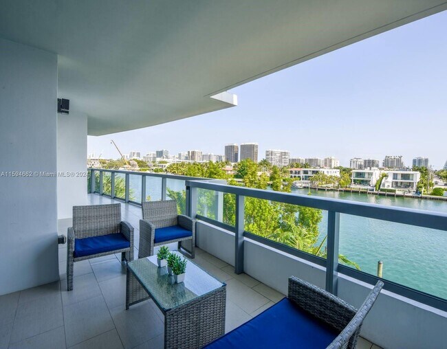 Building Photo - 9261 E Bay Harbor Dr