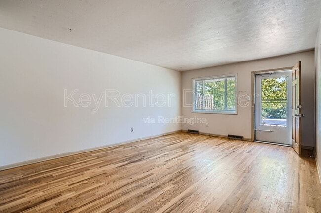 Building Photo - 403 S Owens St