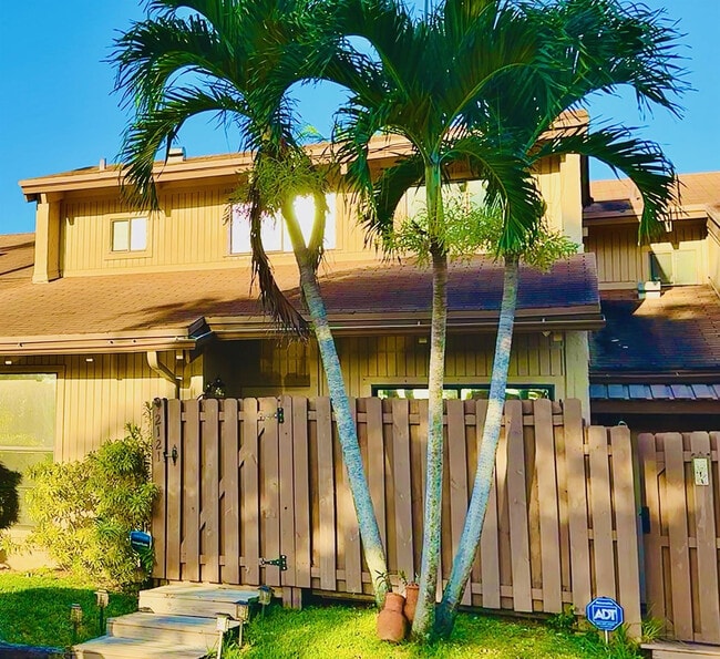 Building Photo - 2121 SW 82nd Ave