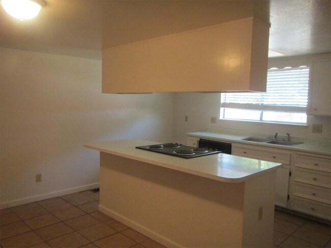 Building Photo - 3209 Moonview Dr