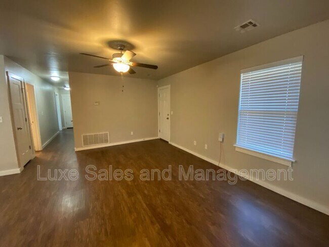 Foto del edificio - 779 SW 13th St