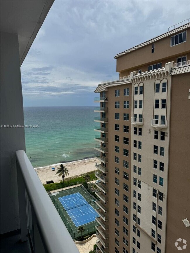 Building Photo - 1904 S Ocean Dr