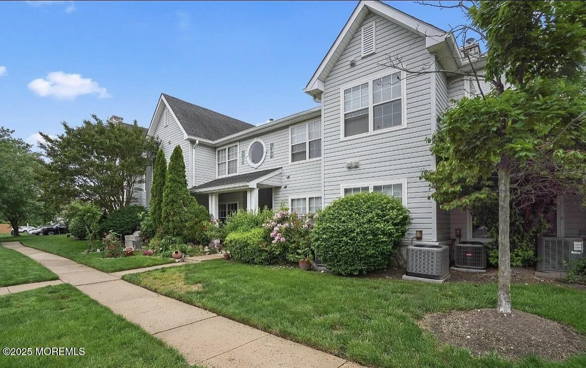 Foto principal - 105 Des Moines Ct