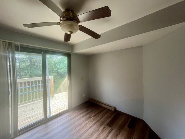 Foto del edificio - 460-462 Pepper Ave