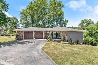 Building Photo - 22 Shakespeare Dr
