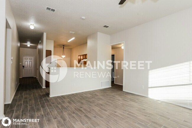 Building Photo - 853 Canyon Cove Dr, Burleson, TX 76028