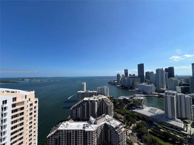 Foto del edificio - 848 Brickell Key Dr