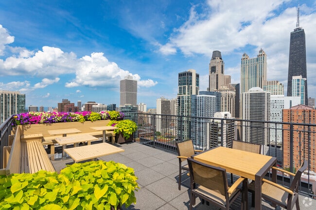 Sundeck - 100 W. Chestnut