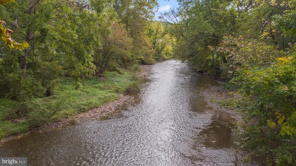 3 S Brandywine Ave Unit 2ND FLOOR 4, Coatesville, PA 19320 Room for