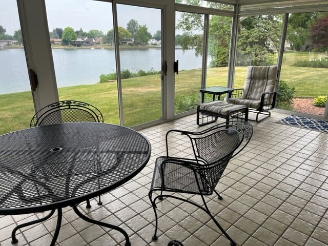 Foto del edificio - 1587 3 Lakes Dr