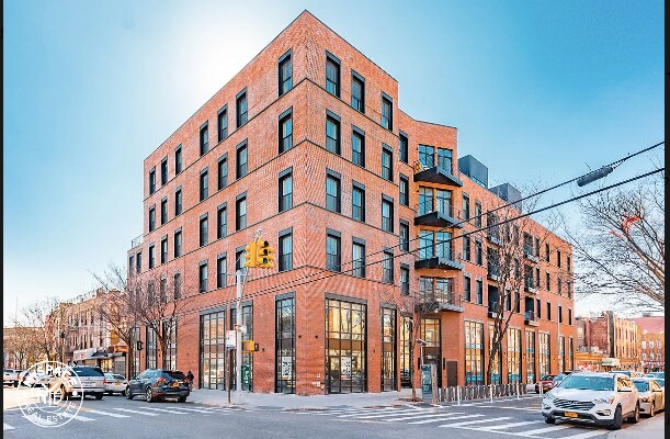 Building Photo - 5527 Myrtle Ave
