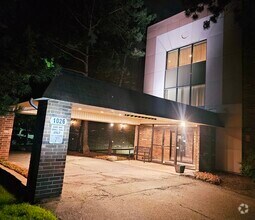 Building Photo - 1026 Castilian Ct