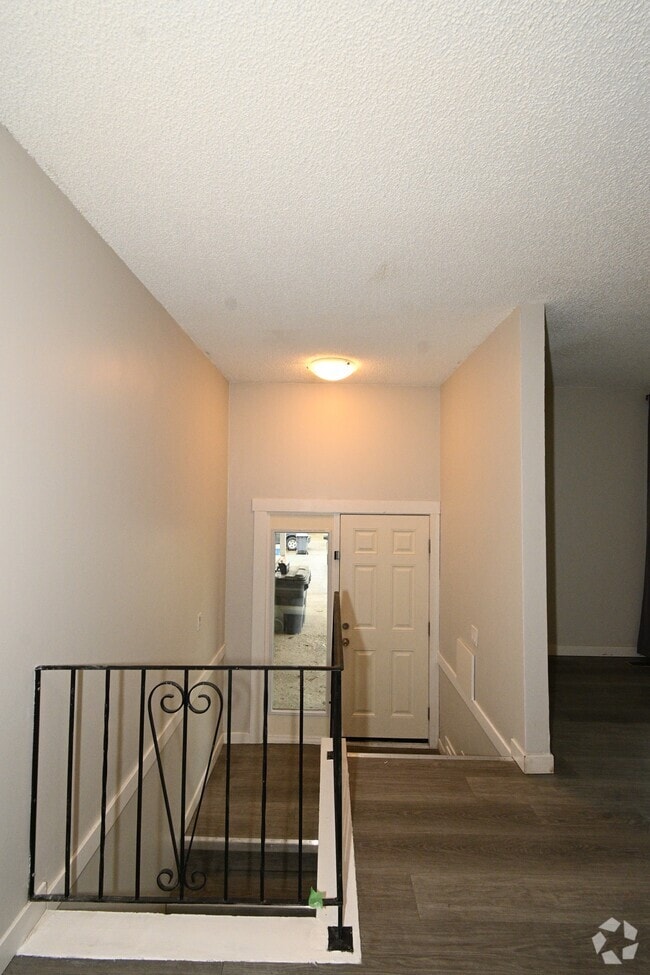 Building Photo - 1483 Milburn Ave