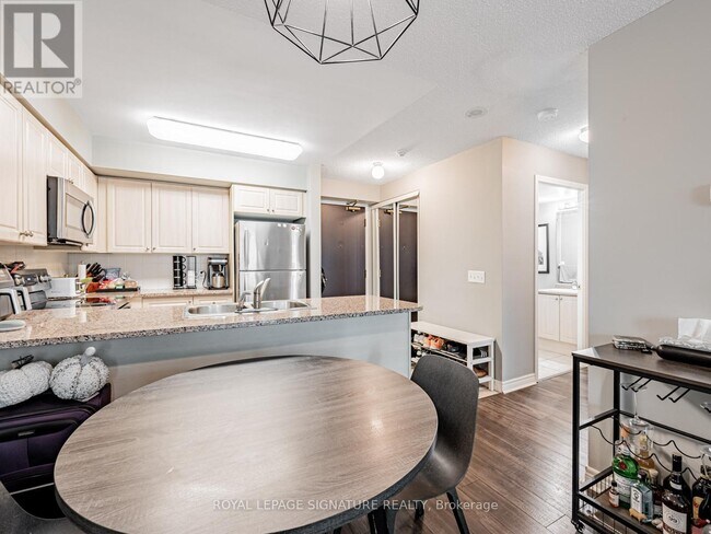 Building Photo - 51 Lower Simcoe St