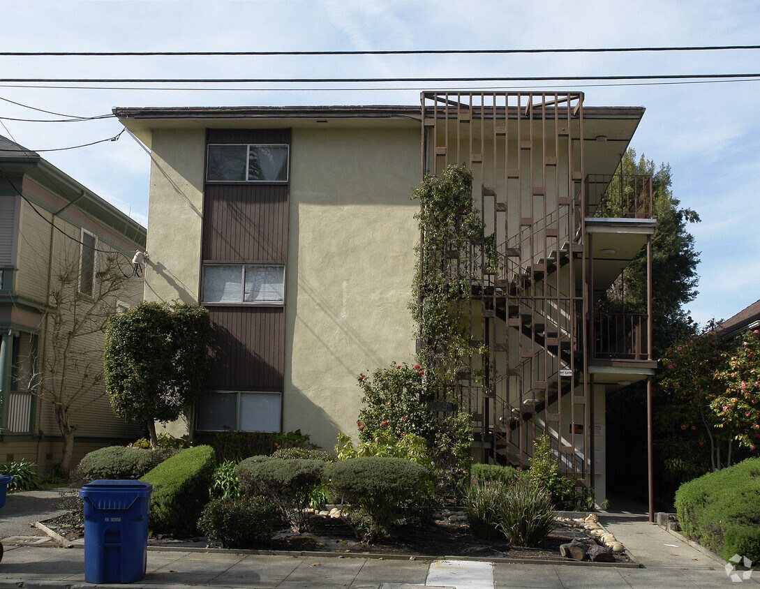 Building Photo - 1179 Park Ave