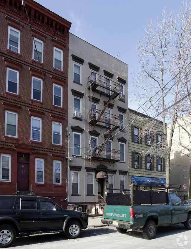 Primary Photo - 120 Adams St