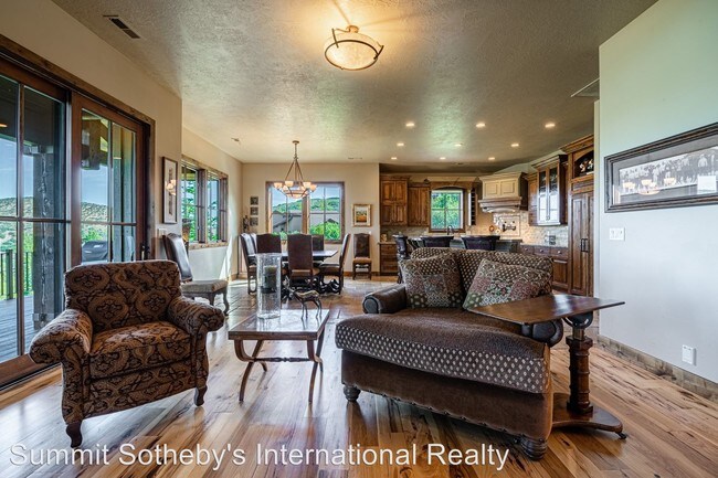 Building Photo - 4 br, 6 bath House - 2017 High Street