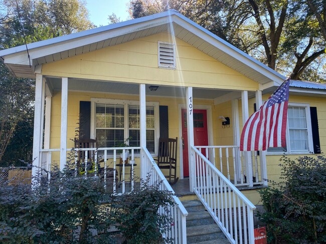 Building Photo - Charming Midtown 3 BR 2 BA Single Family H...