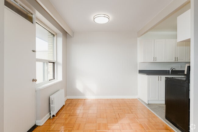 1 chambre, 1 salle de bain - 586 pi² - Salle à manger - 440 Winona Drive