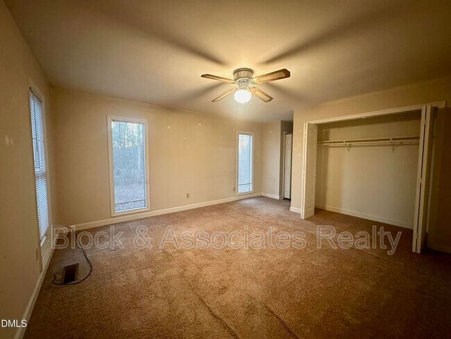 Foto del edificio - 67 Andrews Store Rd