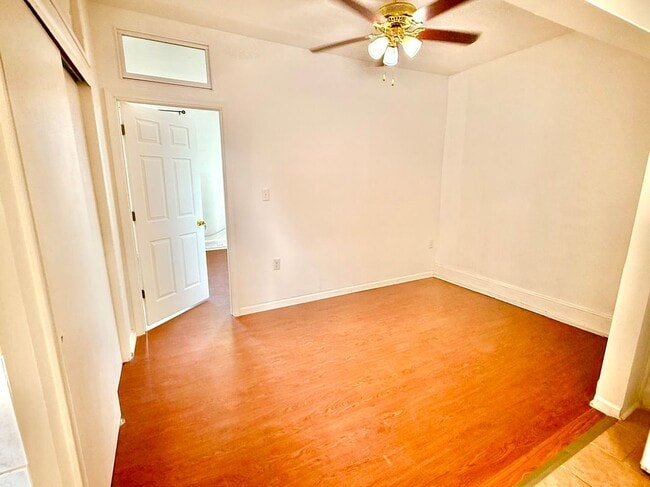 Building Photo - 1418 Wolf St