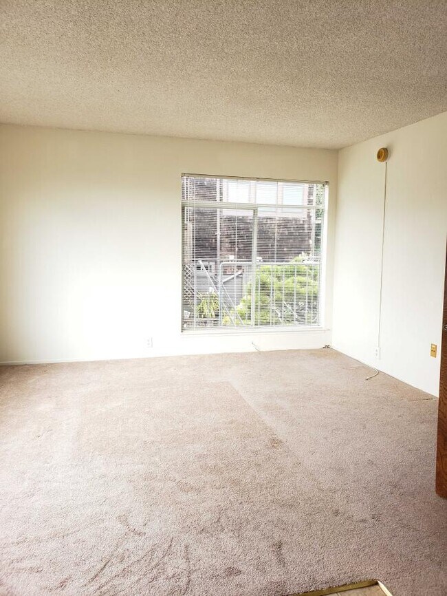 Building Photo - 1 bedroom in San Francisco CA 94114