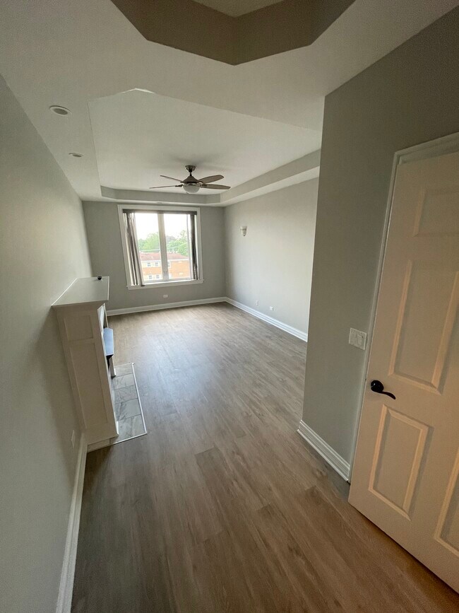 Foto del edificio - 6444 W Belmont Ave