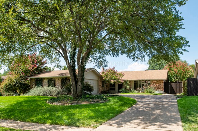 Building Photo - 12449 High Meadow Dr