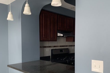 Área del bar - 3705 W Montrose Ave