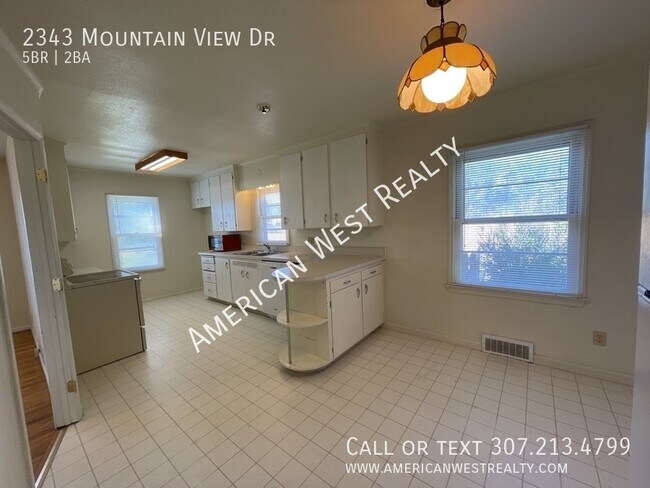 Foto del edificio - 2343 Mountain View Dr