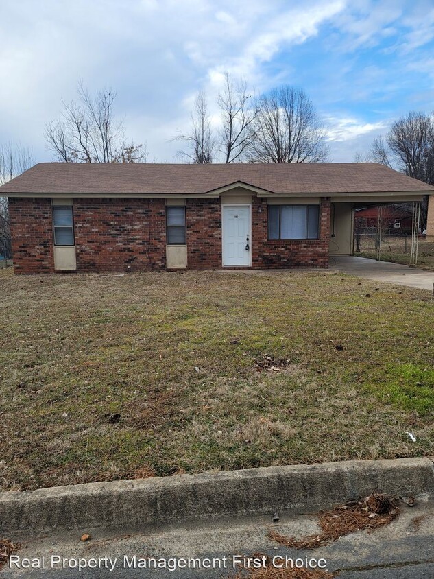 Primary Photo - 3 br, 1.5 bath House - 402 42nd Circle West