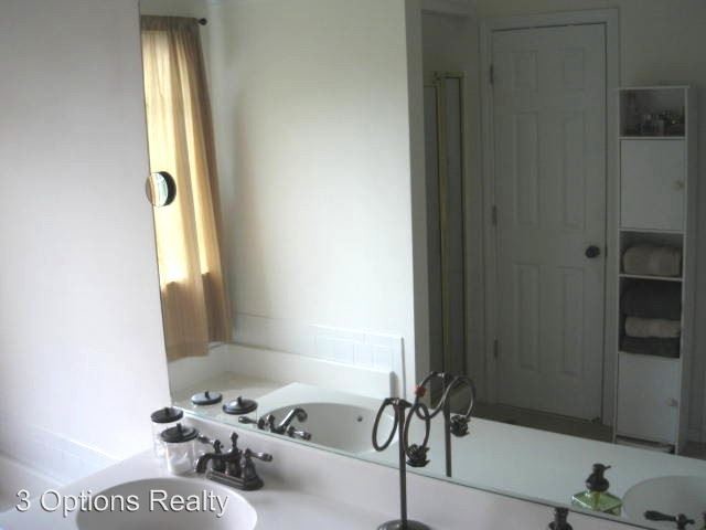 Building Photo - 4 br, 2.5 bath House - 1015 Crabapple Parc Dr