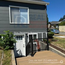 Building Photo - 3204 S 9th St