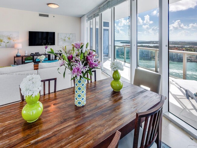 Foto del edificio - 100 South Pointe Dr