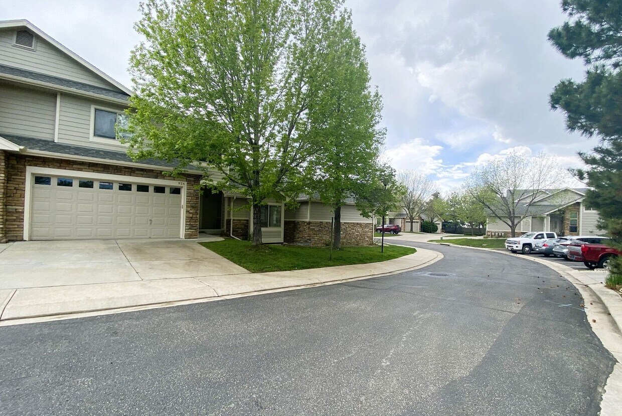 Primary Photo - Well located 2+ bedroom townhome