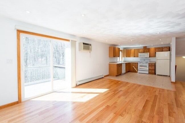 Building Photo - 47 Rosewood Dr