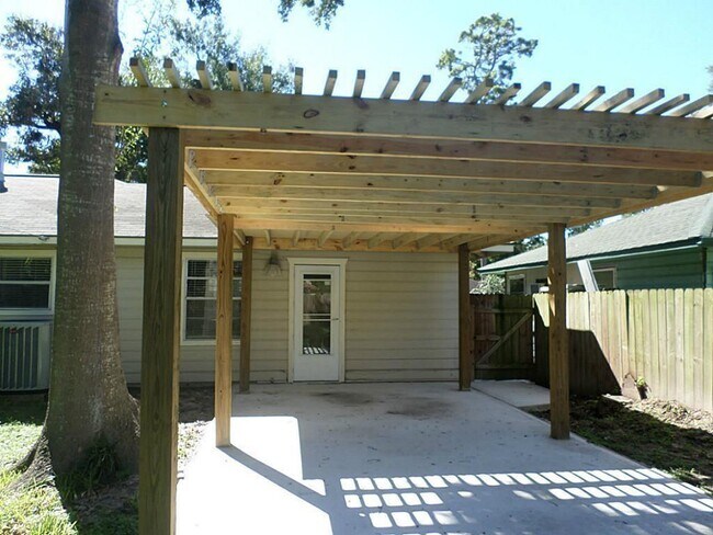 Building Photo - 1212 Martin St