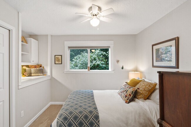 Foto del edificio - FURNISHED! Exquisite 3-Bedroom Furnished H...